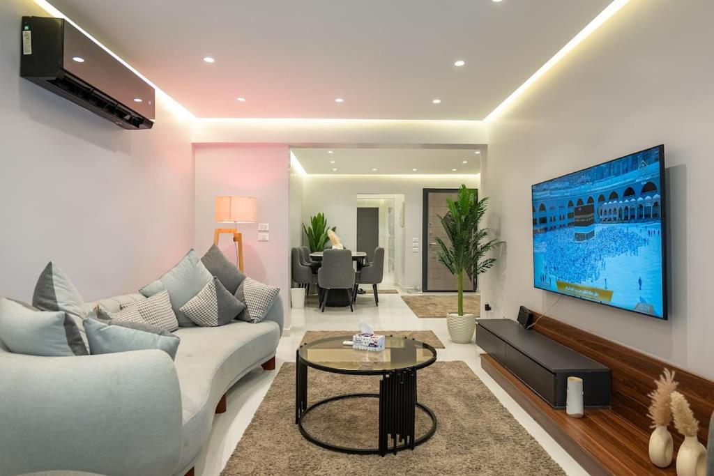 Mohandeseen Luxury Apartment